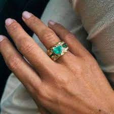 Anillos: Símbolos Poderosos y Elegantes de Expresión Personal